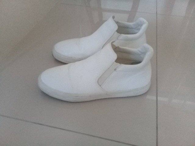 tenis slip on zara
