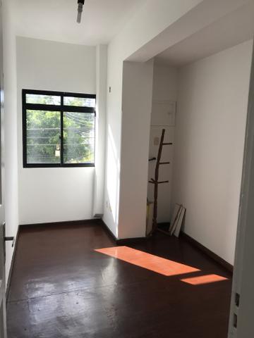 Centro 02 quartos, 02 banheiros, sem garagem. Próximo a Cidade das Crianças e UFF - Foto 4
