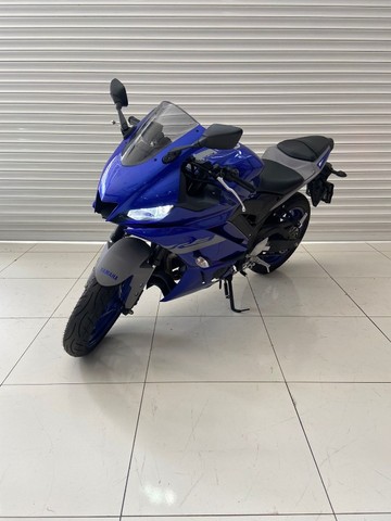 YAMAHA R3