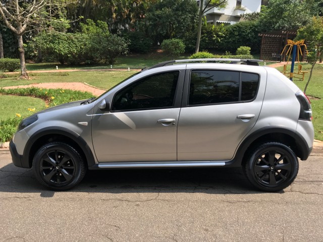 SANDERO 1.6 16V STEPWAY AUTOMÁTICO