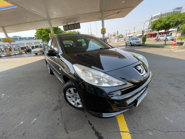 PEUGEOT 207 2013 XR 1.4 COMPLETO CARRO MUITO NOVO