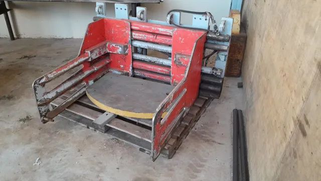 Empilhadeira clamp pra fardo 2,10mt de abertura 