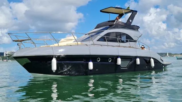 Atymar 40 pés FLY 2023 com parelha de motores de centro Mercuriser 300HP gasolina básica s