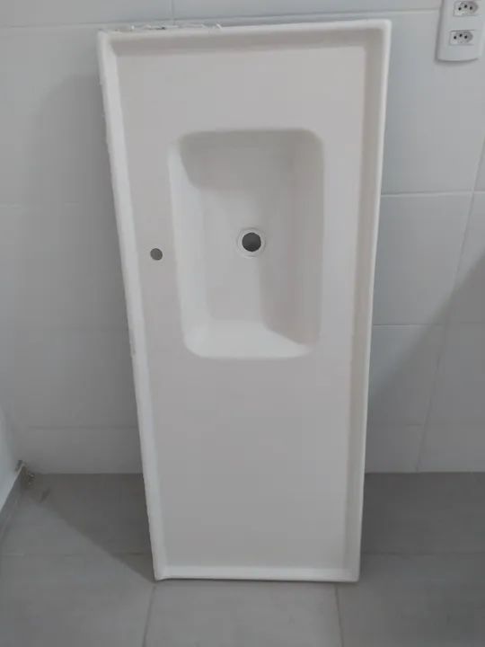 Vendo uma pia valor 200 reais contato *