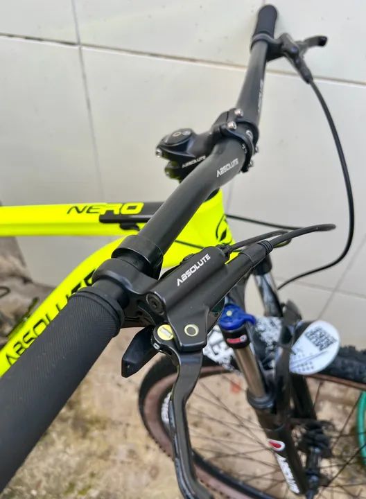 Bike Mtb 29 Absolute 12v Freios Hidráulicos Suspensão Trava - Foto 4