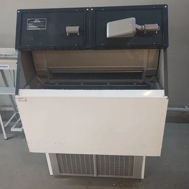 Máquina de gelo Everest - EGC 150 A