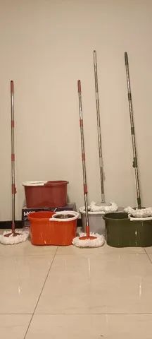 Mop giratório inox 8 litros grande com o cabo de 1m25 de altura - Foto 4