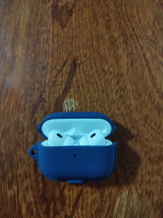 Apple - AirPods Pro   2ª geração com capa MagSafe (USB?C) - Branco + proteção de cor azul  - Foto 3