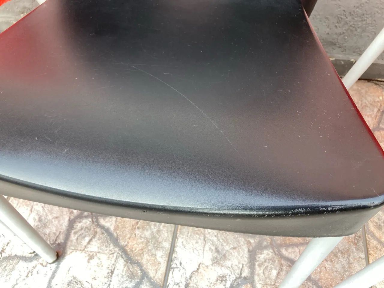 Cadeira Malba resistente e empilháveis  - Foto 2