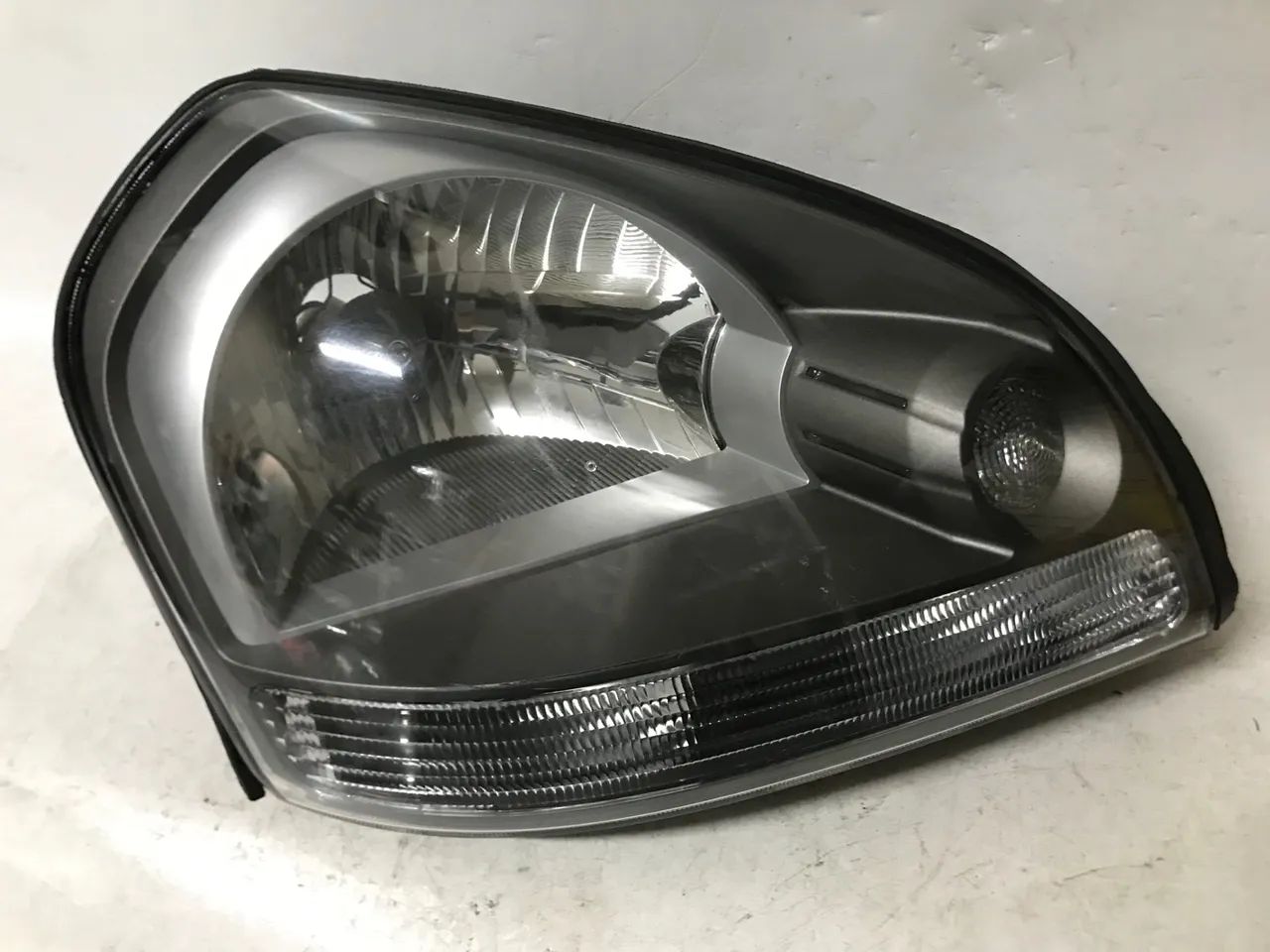 Farol Hyundai Tucson 