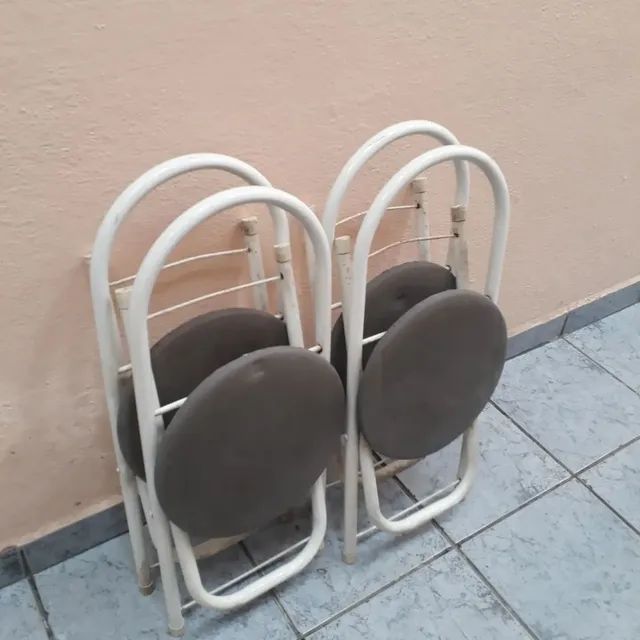 Conjunto com 4 banquetas dobráveis - Foto 2