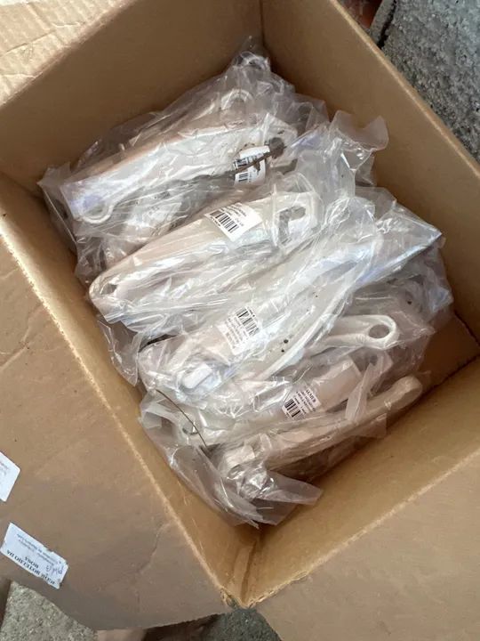 22 Cabos Isolador para Porteira sem Mola para Cerca Elétrica Rural - Foto 3