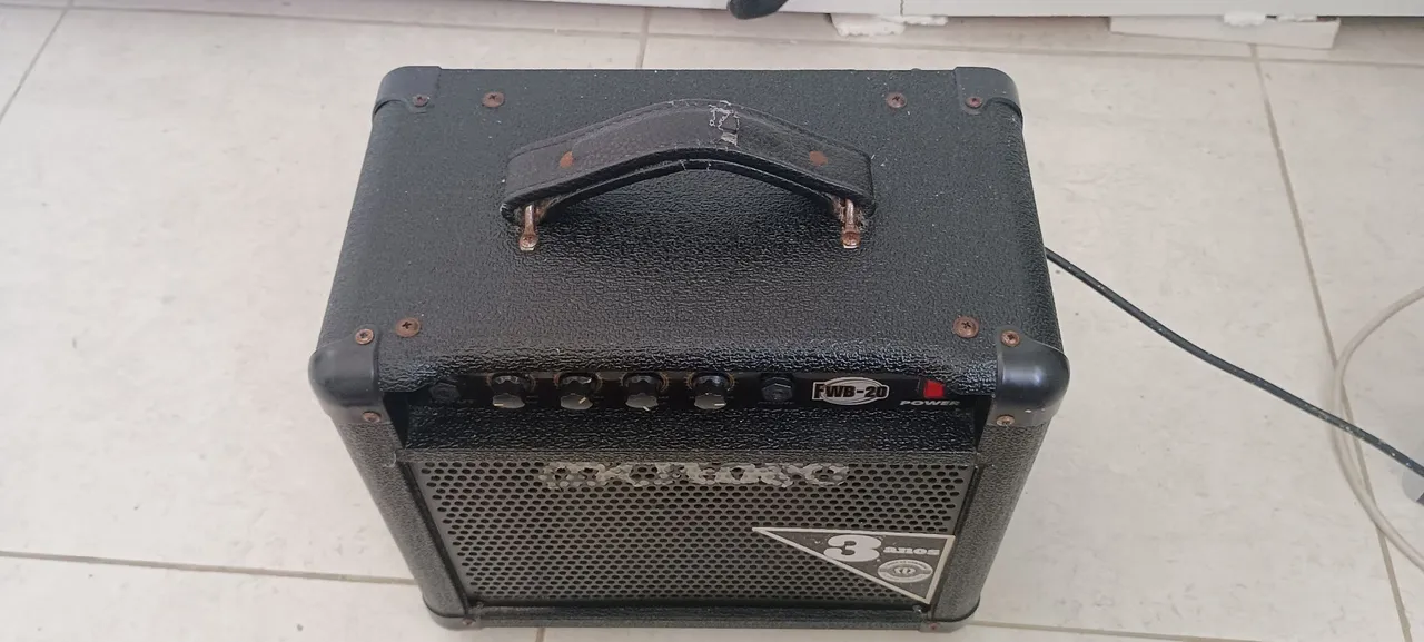 Caixa amplificadora Demolidor FWB-20 - Meteoro