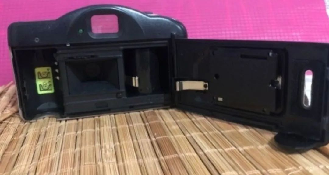 Câmera Deplá Motor 35  a pilha e com flash imbutido. - Foto 4