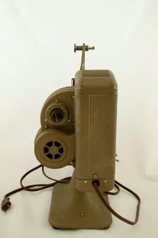 Projetor 8mm Keystone K70 funcionando - anterior ao Super 8 - Foto 4