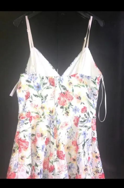 Vestido Floral Branco - Foto 3