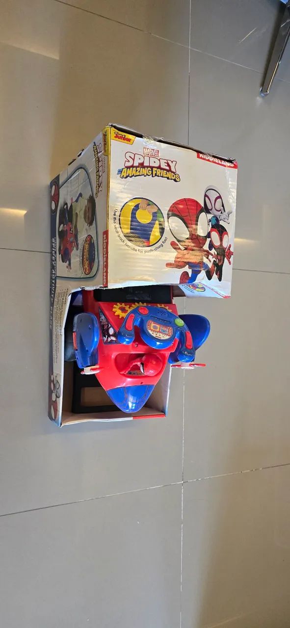 Carrinho-avião com Atividades Kiddieland Spidey (importado)<br>Criança - Foto 5