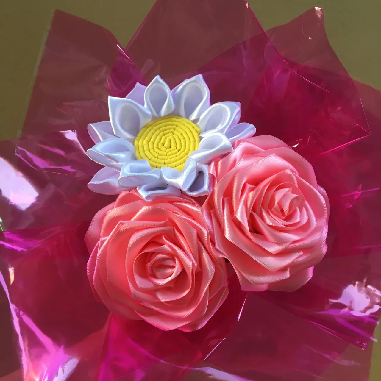 Buquê de Rosas Artesanais em cetim - Foto 2