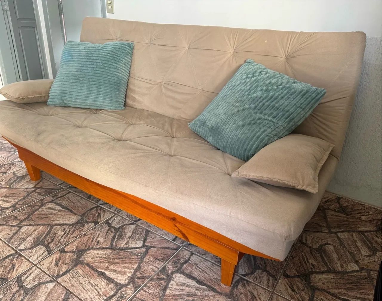 Sofá cama premium em madeira com 3 níveis de inclinação