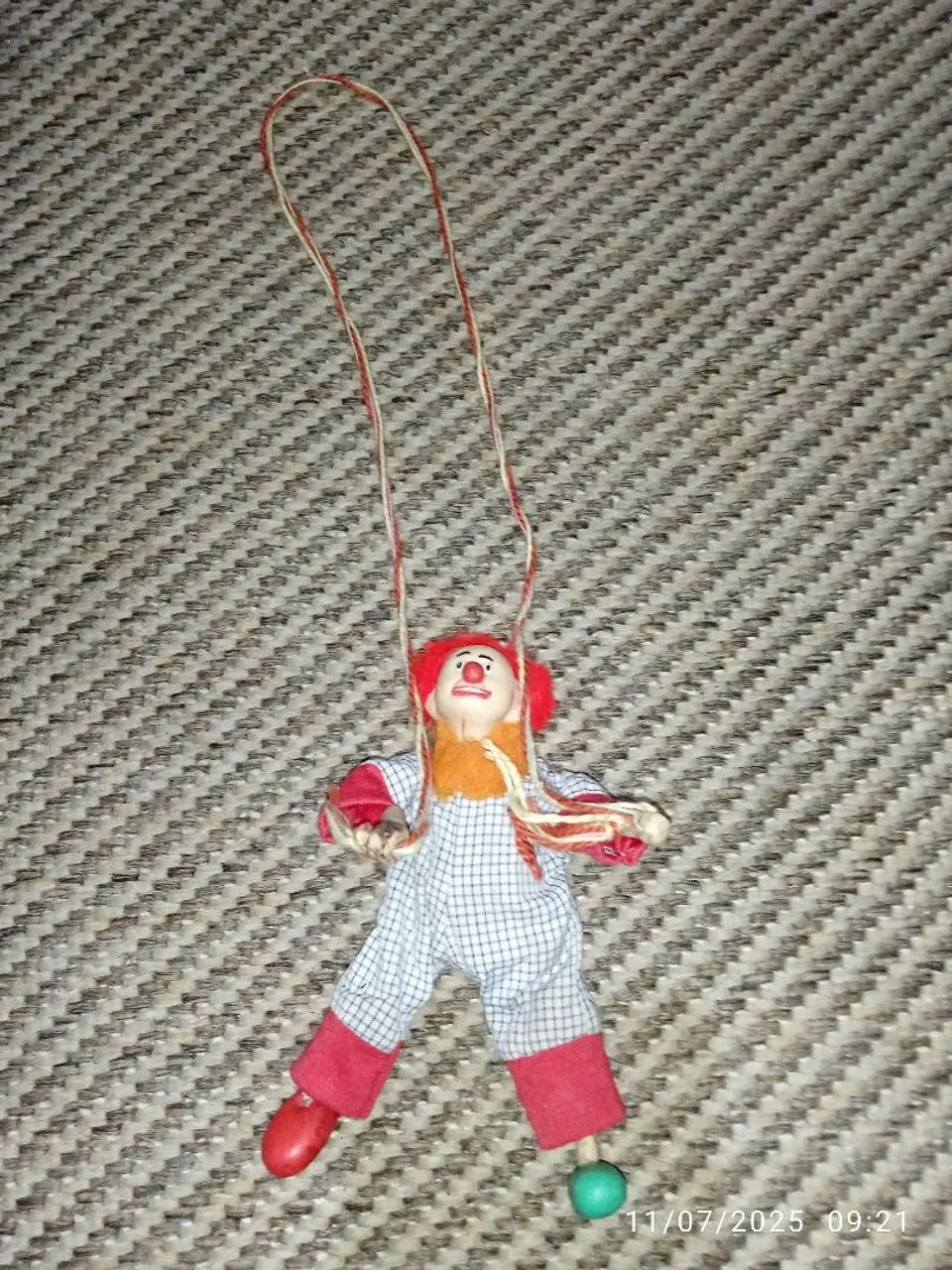 Boneco Palhaço Antigo de arame e Tecido - Foto 5