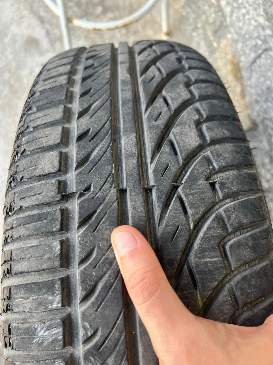 ARO 15R FORD FERRO + PNEU NOVO REMOLD - Foto 3