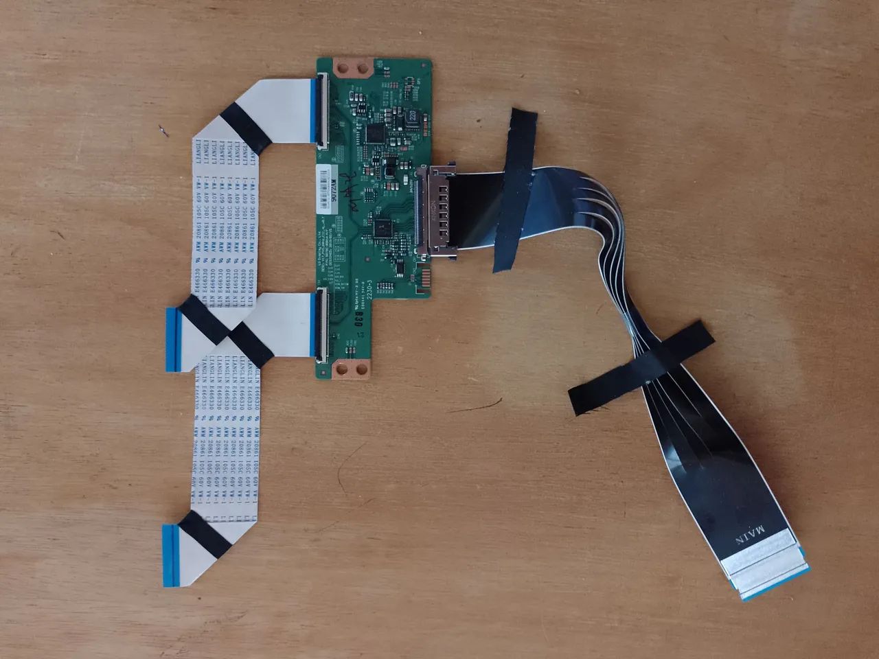 Placa de T-con com cabo Flat AIWA AWS-TV-BL02-A