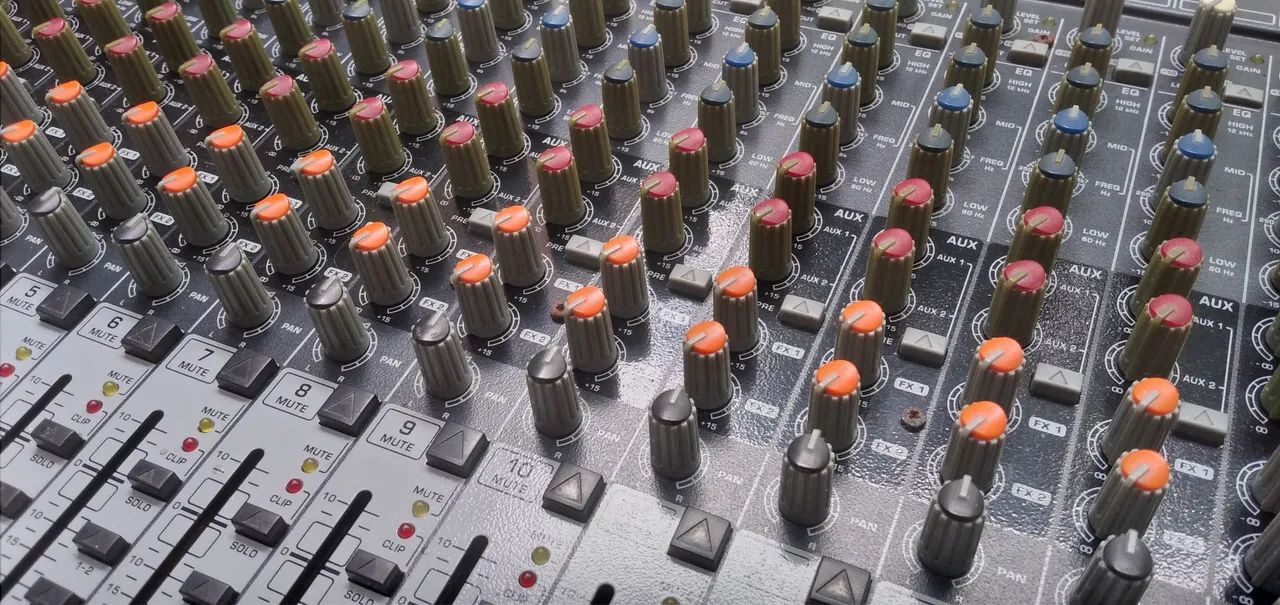 Mesa de Som Behringer 24 Canais - Foto 3