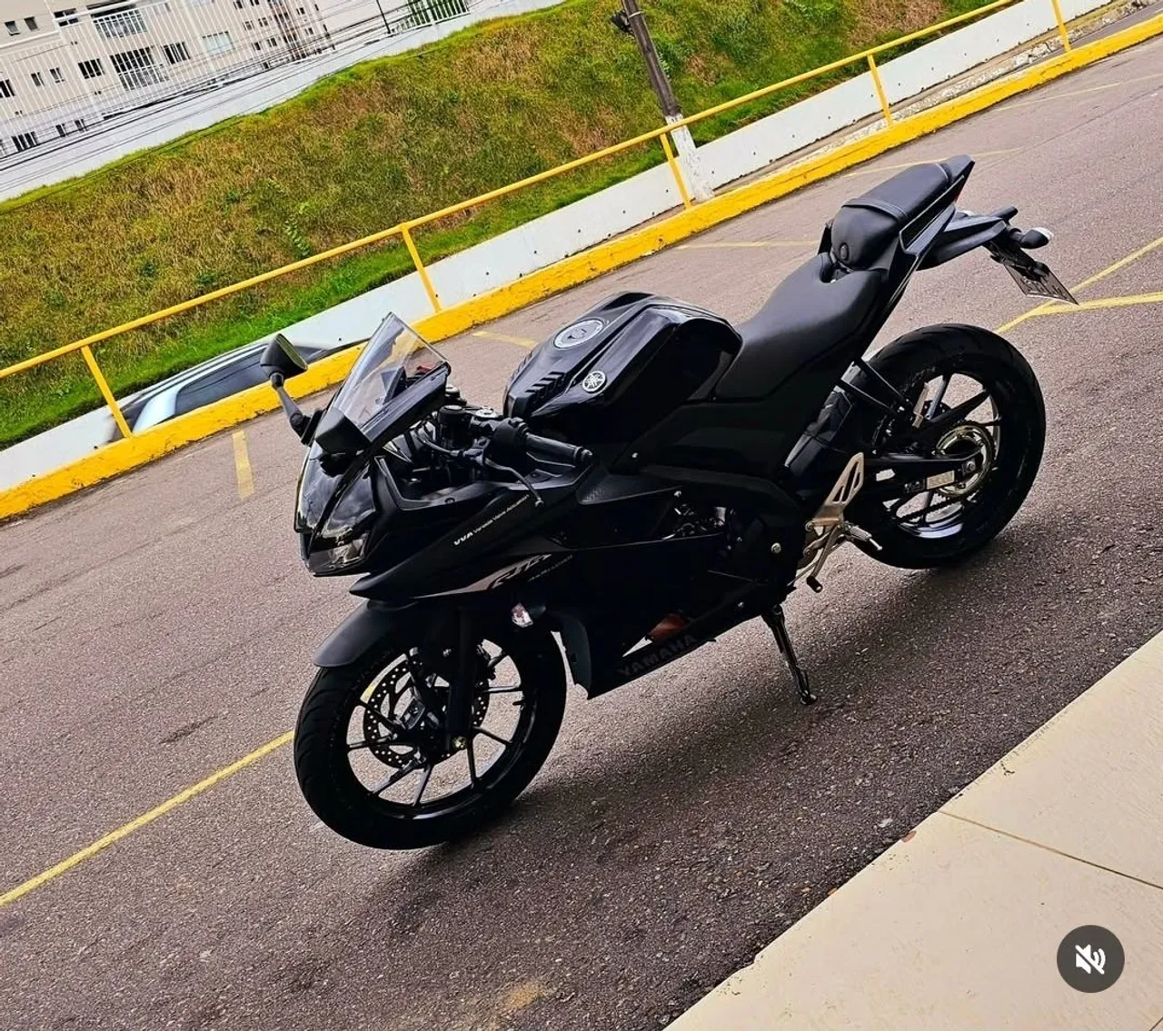 Yamaha yzf R15