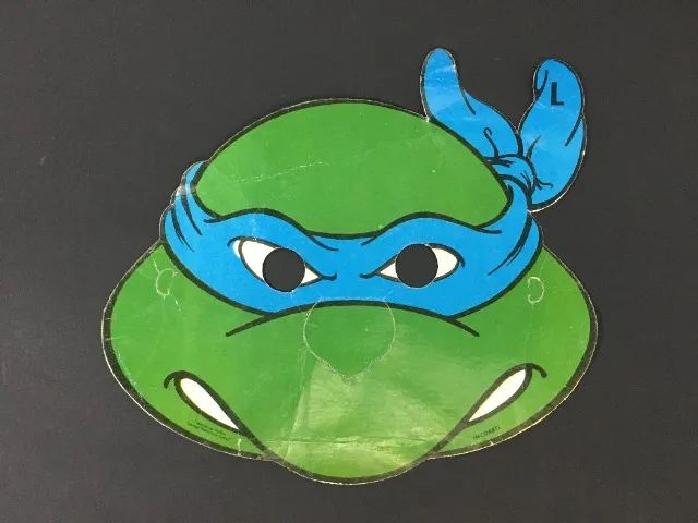 Kit Vintage As Tartarugas Ninja Anos 90 - Estojo, Máscara, Ímã de Geladeira e Figurinhas - Foto 3