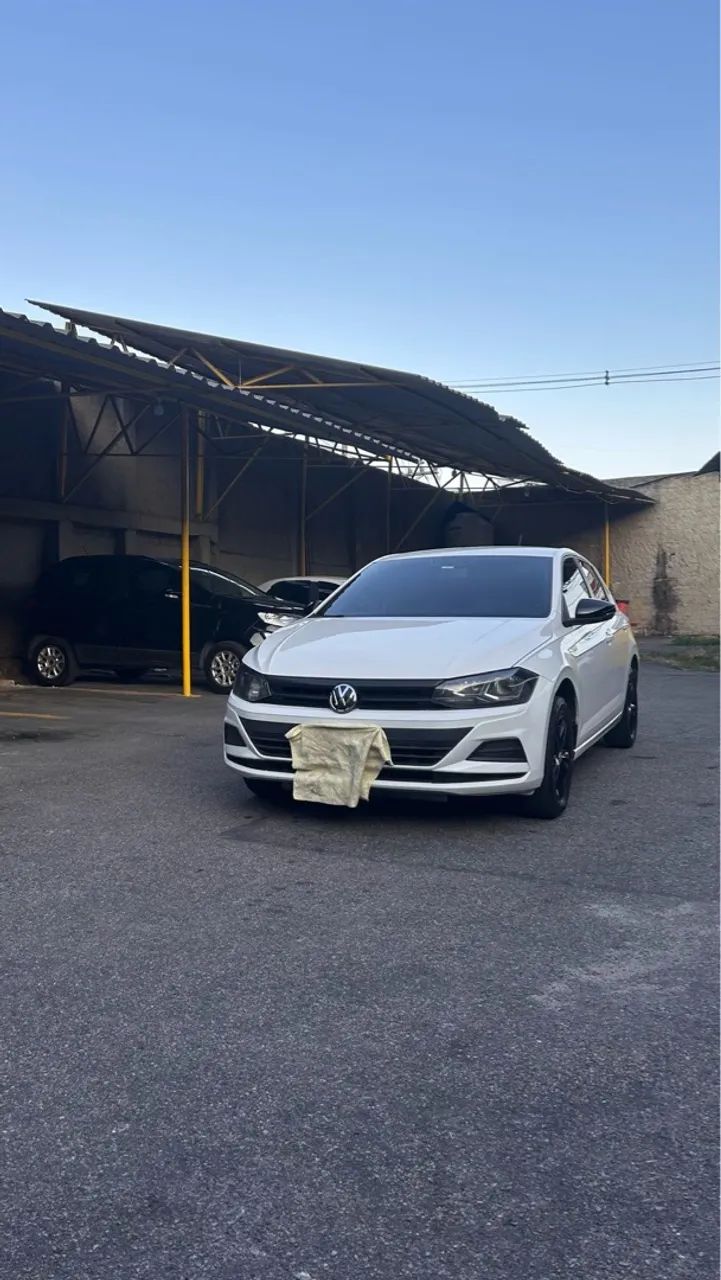 Polo automático 1.6 excelente estado 
