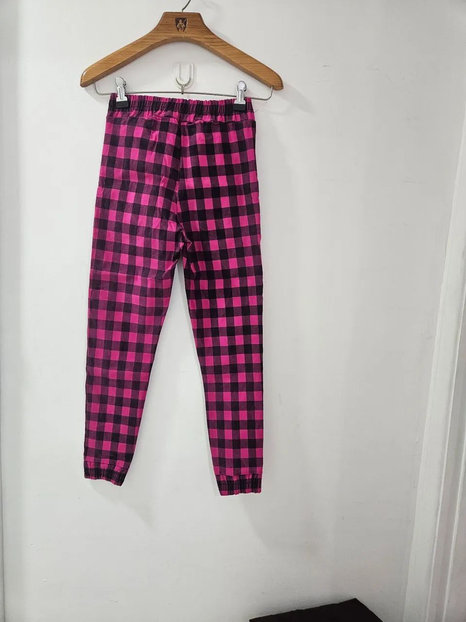Calça xadrez tam M semi nova  - Foto 2