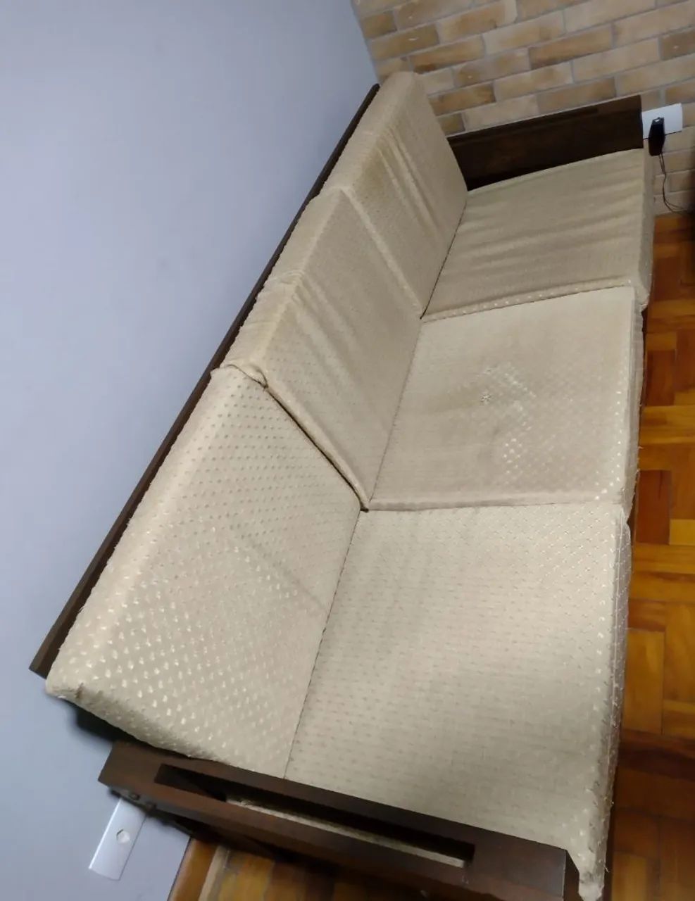 Sofá 3 lugares madeira maciça 