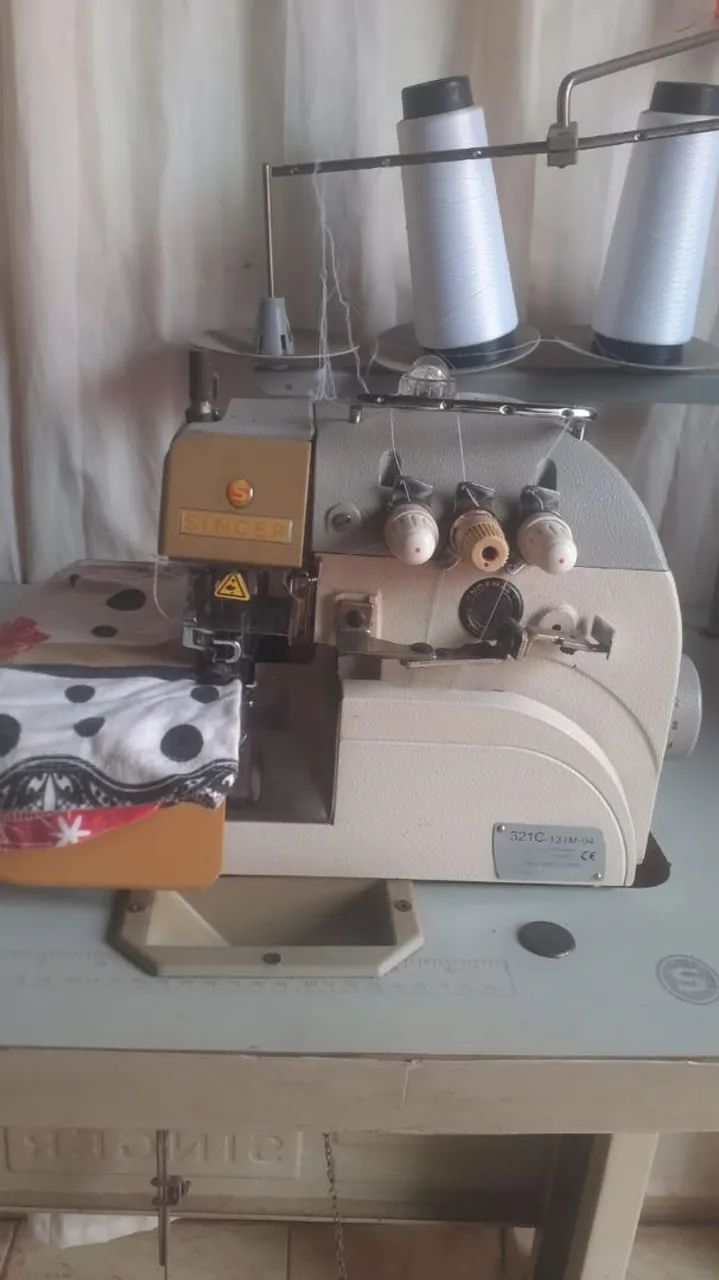 Maquina overlock 