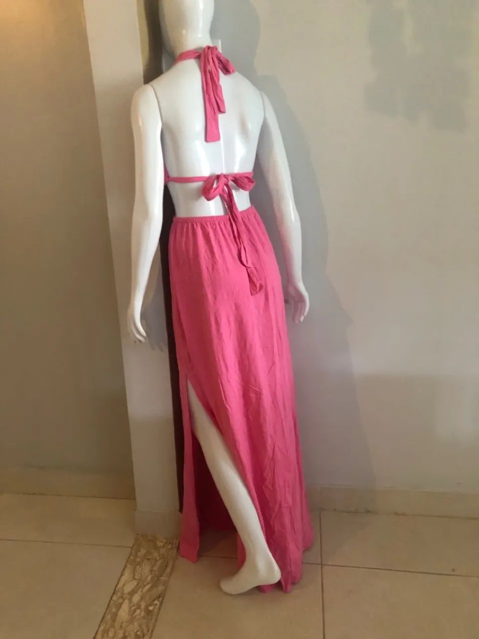 Vestido longo com detalhe vazado - Foto 2