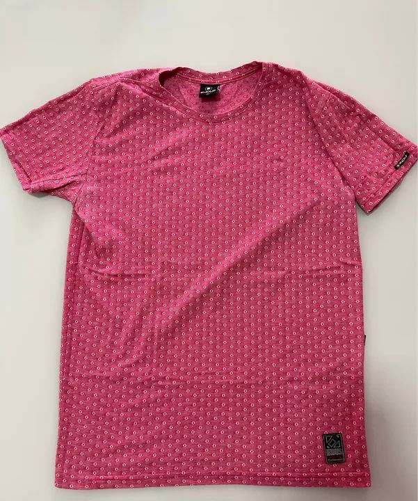 Indus- Camiseta Pink com estampas- Tamanho P