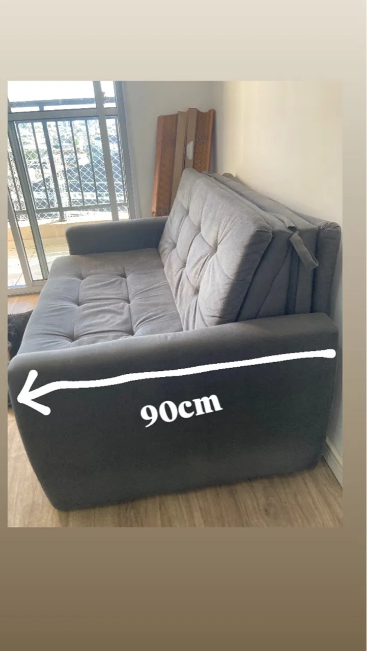 Sofá cama cinza compacto