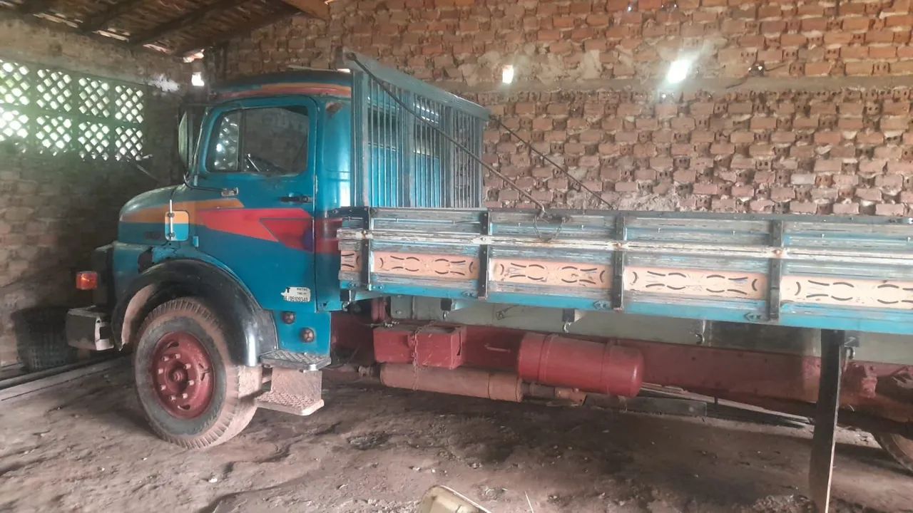 Caminhão M. BENZ/L 1113 - Foto 2