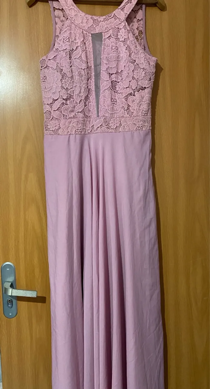 Vestido de Festa Rosa com Detalhe em Renda