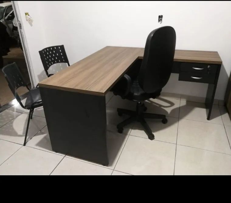 Mesa de escritório em L com gavetas - Nova  - Foto 3