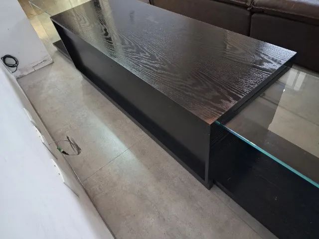 Rack moderno de madeira maciça e vidro - Foto 6