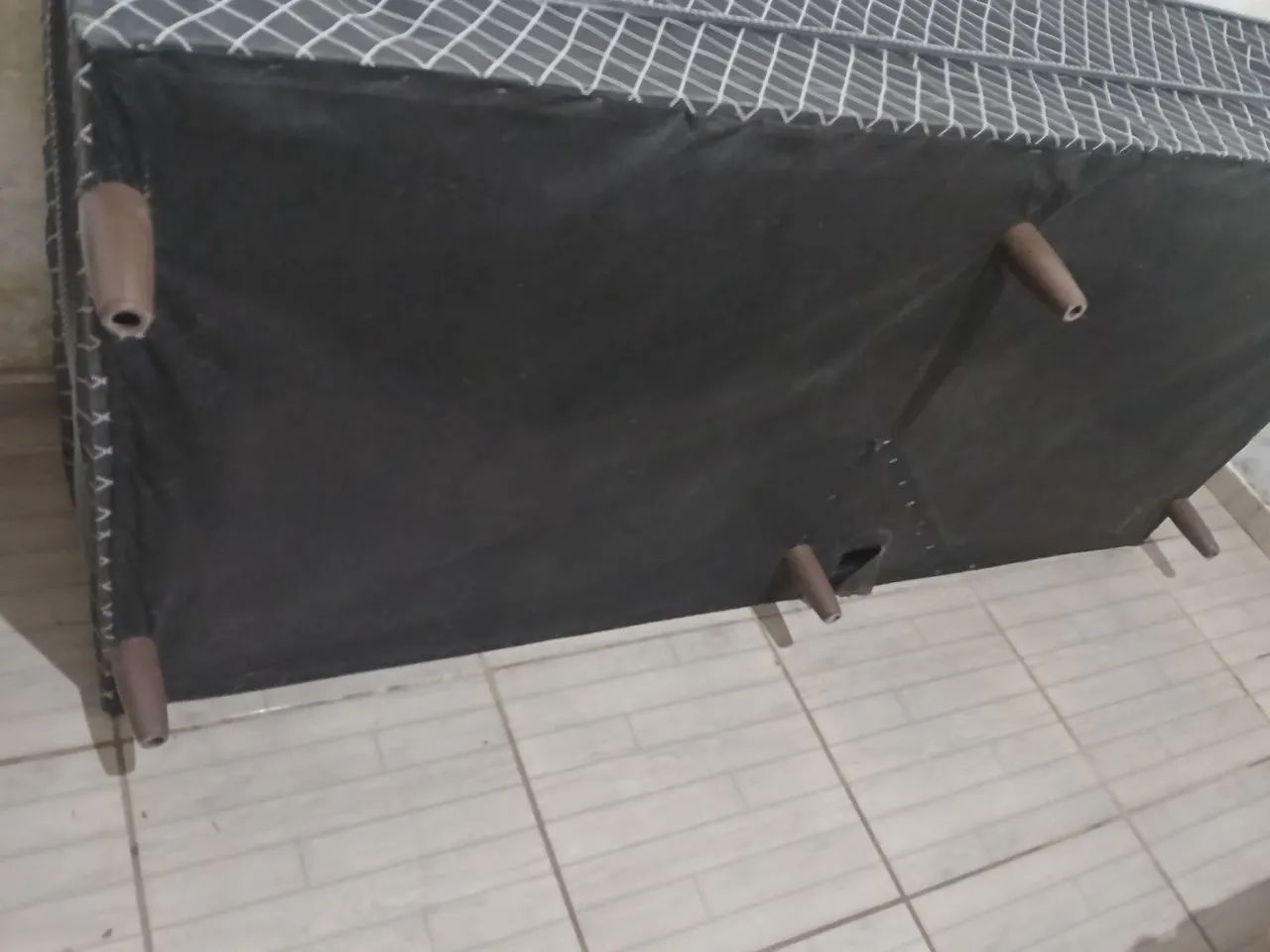 Vende-se cama ortopédica preta e branca - Foto 5