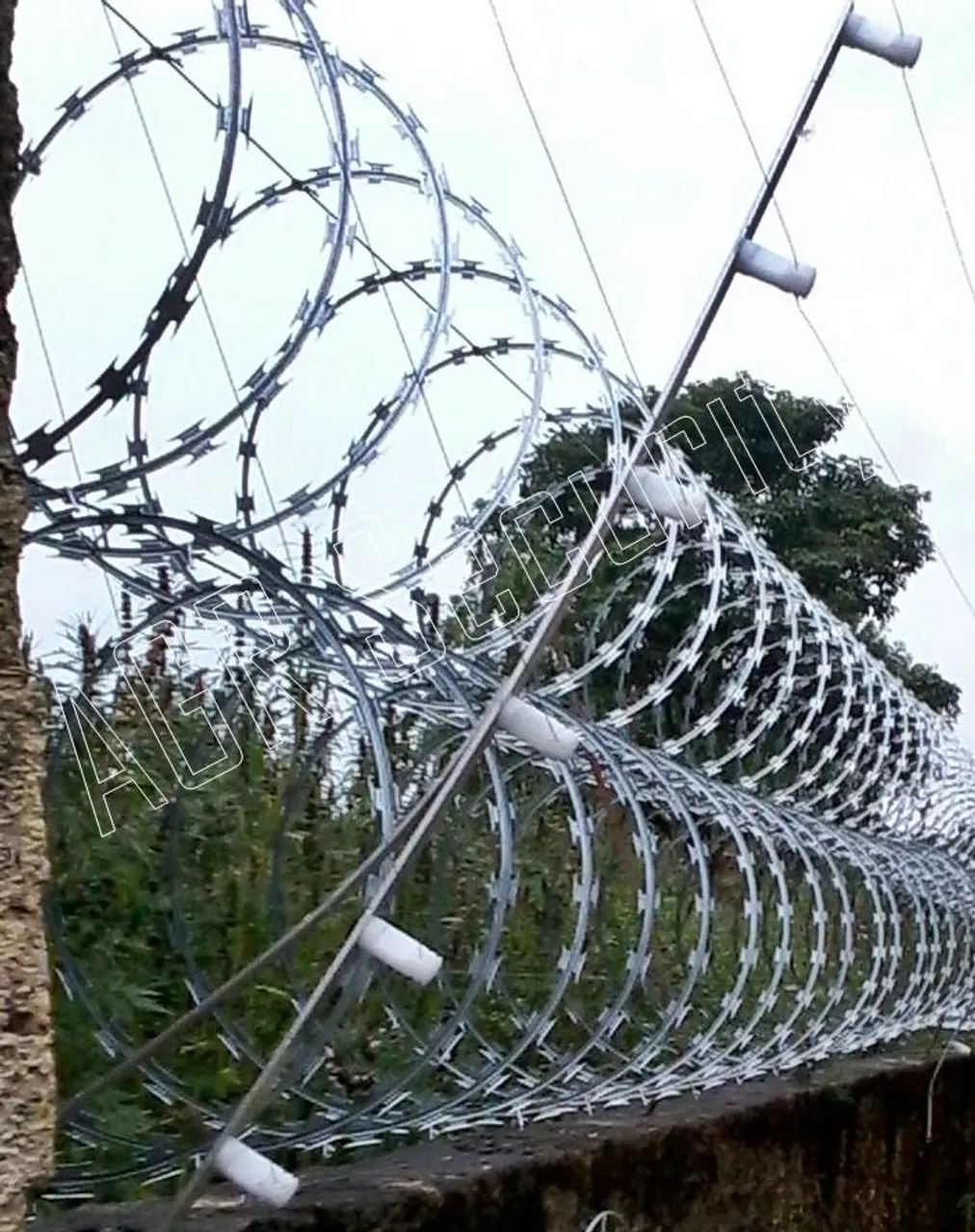 Câmeras de segurança, alarmes e cercas - Foto 2