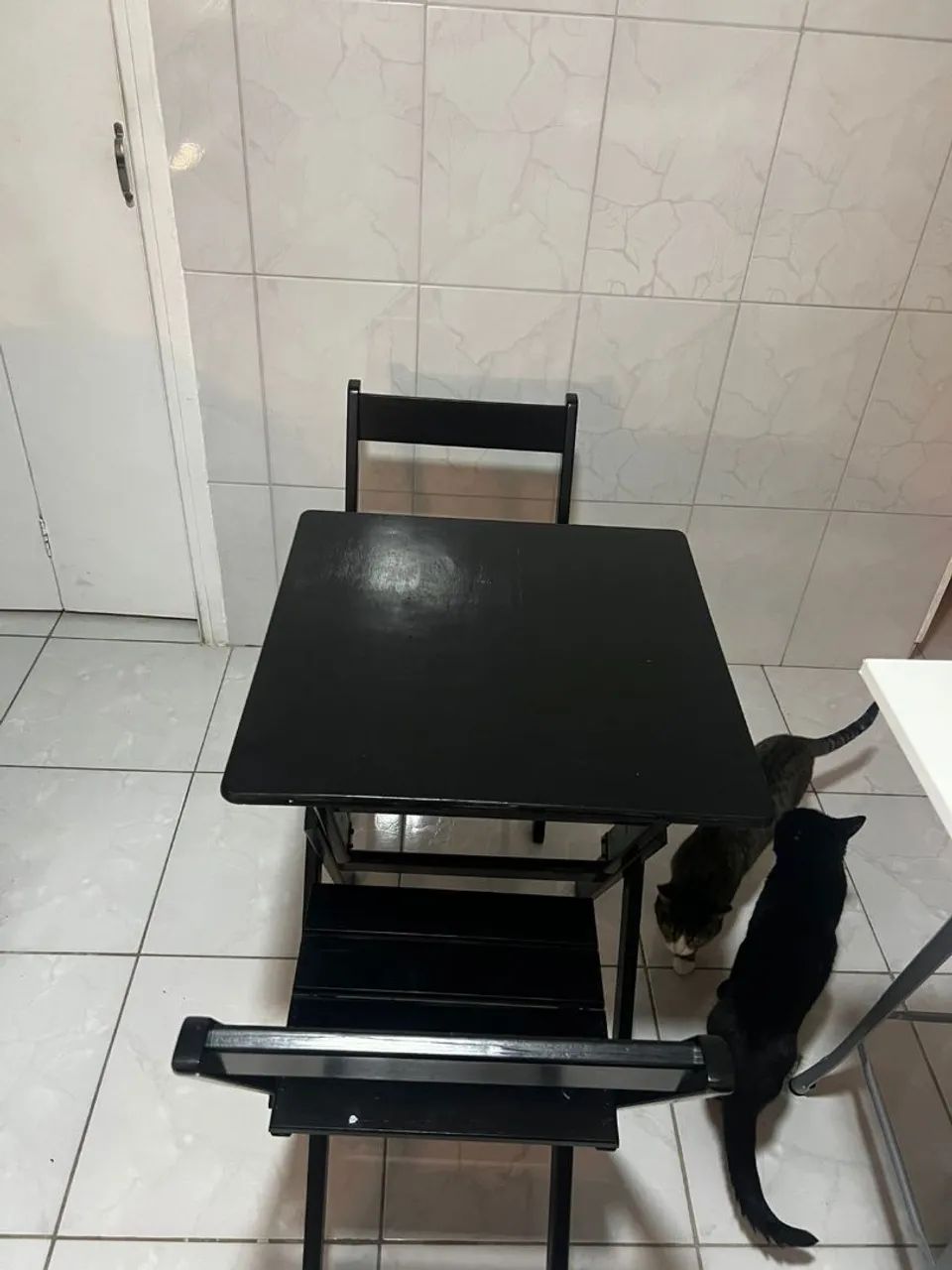 Folding table with two chairs64352682288898124