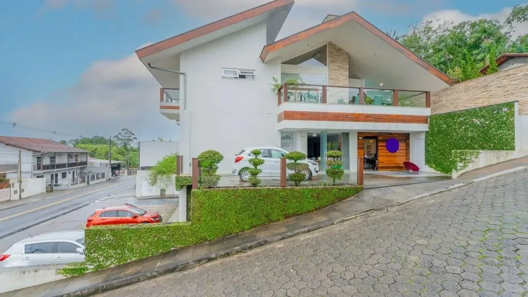 Propriedade Residencial e Comercial Diferenciada, à Venda no bairro Velha em Blumenau