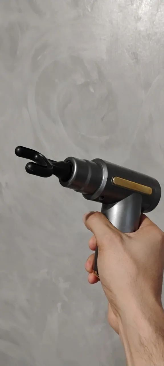 Massageador Muscular Recarregável - Pistola Portátil - 04 Pontas - Novo - Foto 3