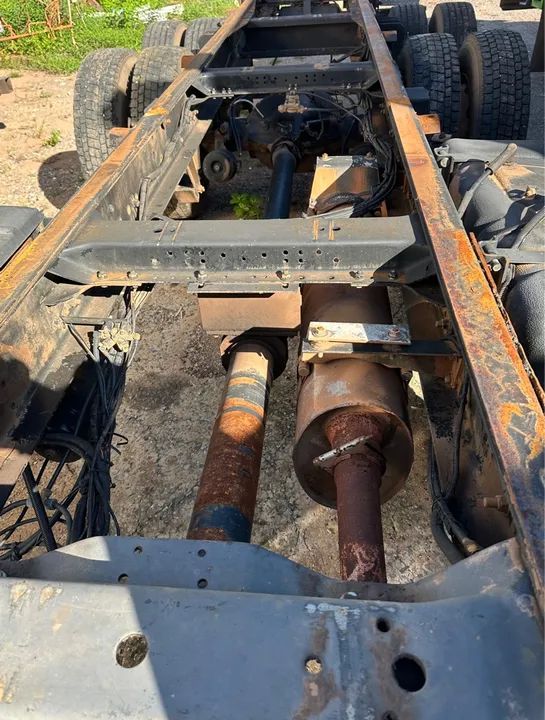 Caminhão Mercedes-Benz 1718 -6x2 TRUCK mecanismo operacional no documento   - Foto 4