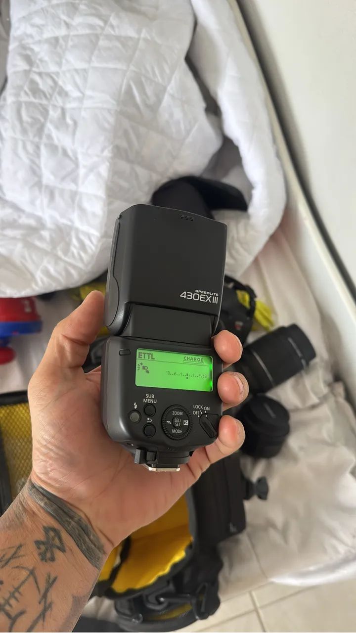 Câmera Cânon T5i + flash - Foto 2