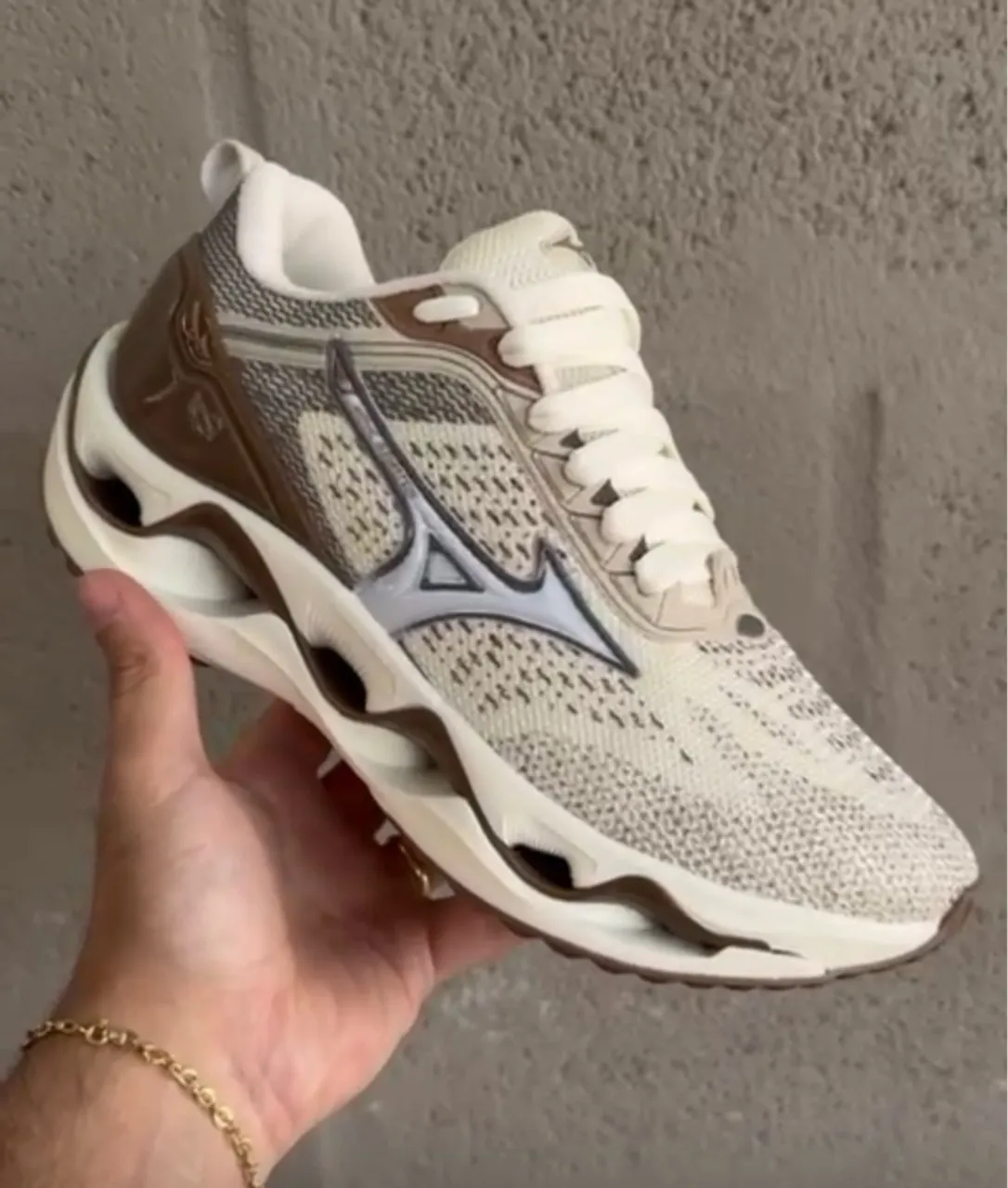 Tênis Mizuno Wave Prophecy X Beige