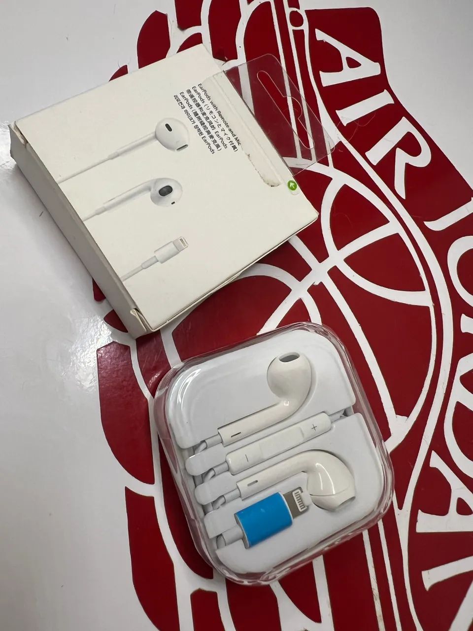 Fone de Ouvido Com Fio Branco Estereo  Microfone Controle de Volume P2  Iphone  - Foto 3