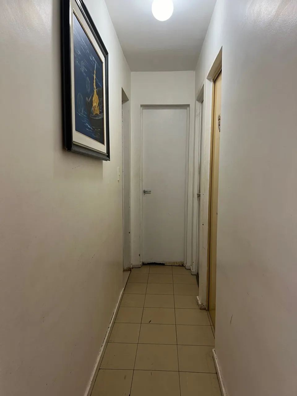 Vendo apartamento três quartos, uma suíte, uma vaga no Guará I.